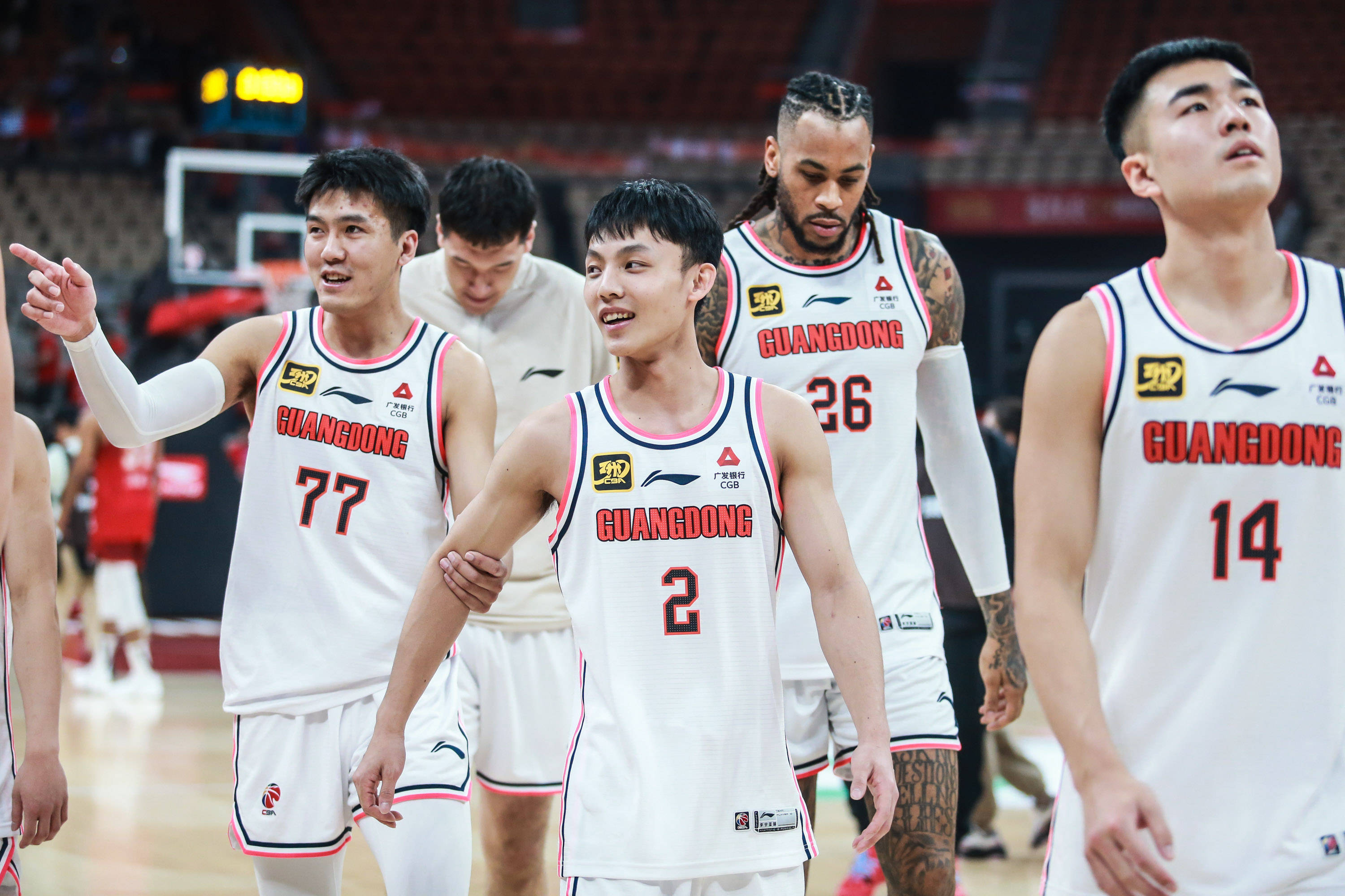 南宫体育-法兰克福迎CBA季后赛关键赛，训练课后豪取连胜，目标明确，更衣室氛围转暖的简单介绍