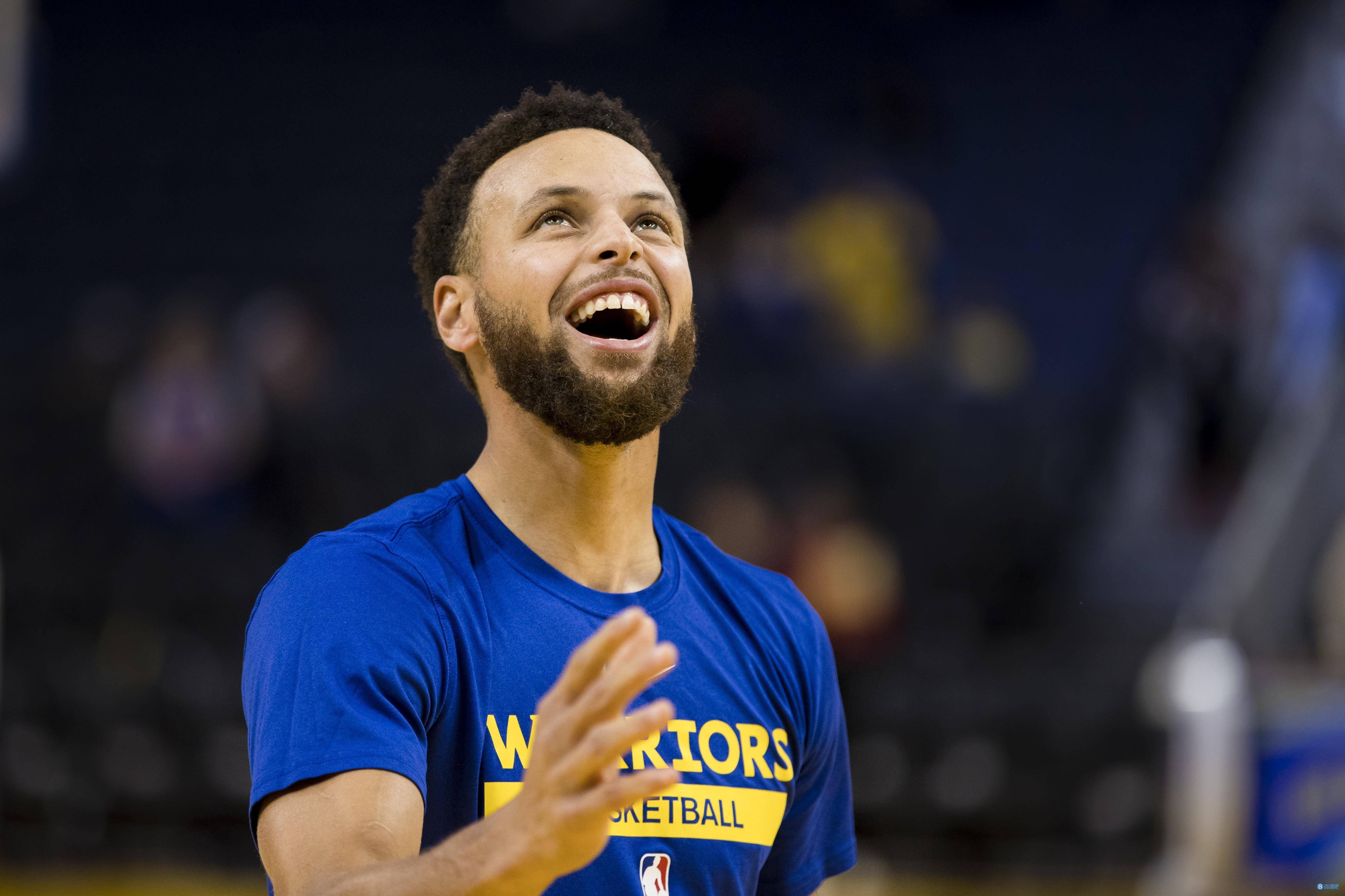 南宫体育-包含库里迎来二十赛季高光表现,G2球迷沸腾!的词条