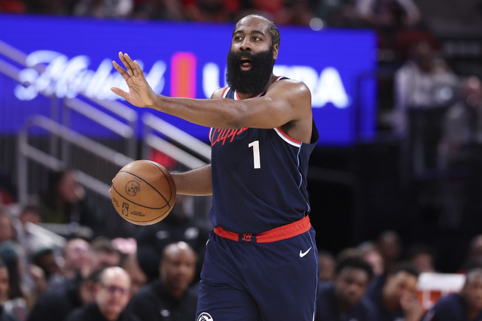 南宫体育- 哈登关键节点战术调整,加拿大队带队取胜了吗 