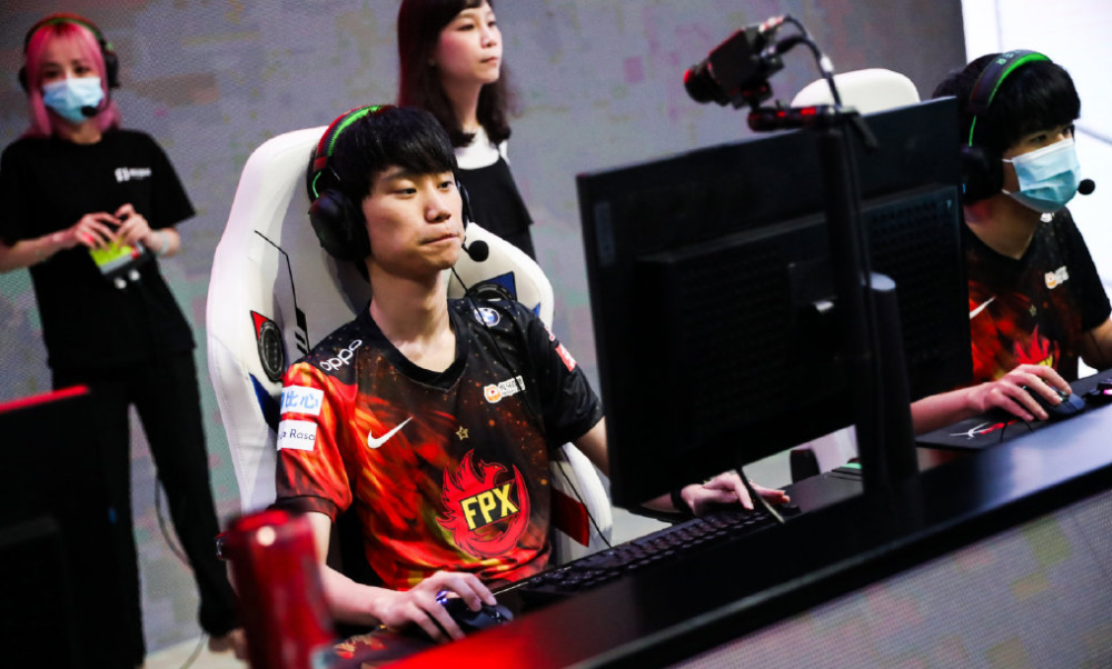 NG体育- rookie被rng打哭那场比赛