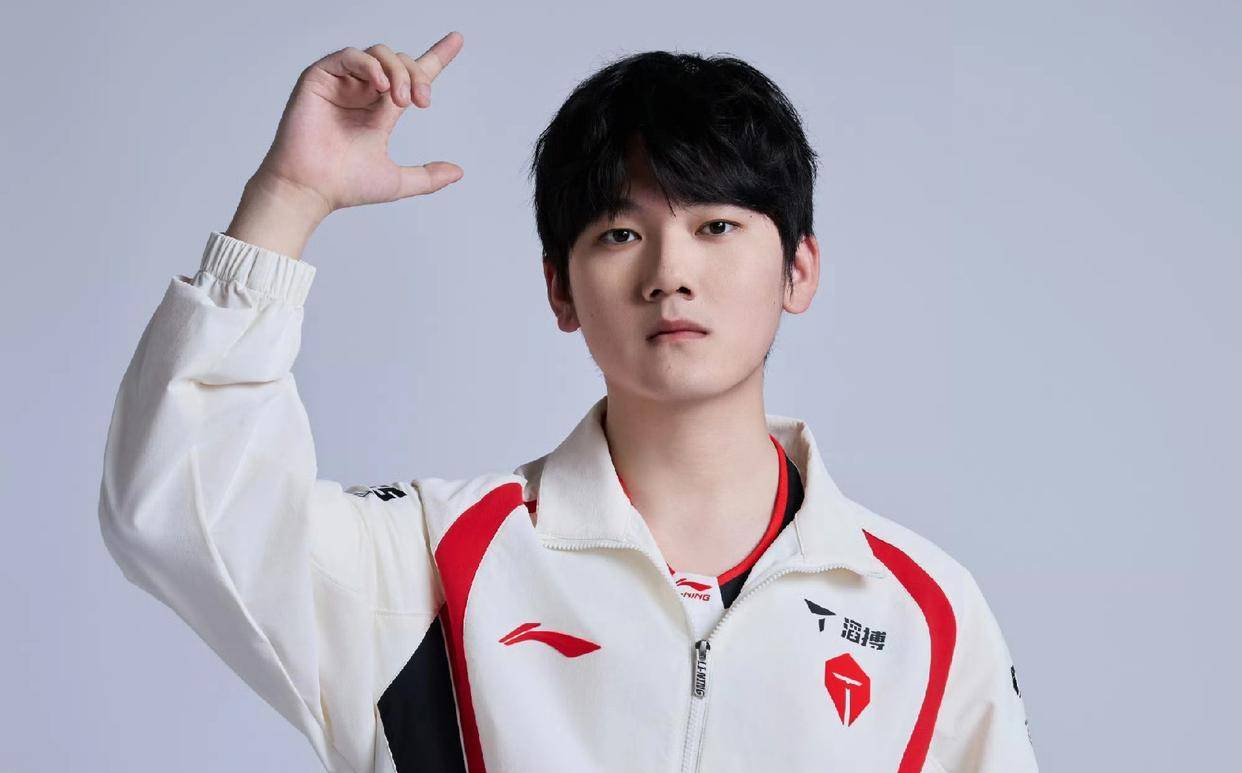 NGSPORTS-Rookie回归赛场，战术调整首场状态亮眼，中国队观众沸腾！的简单介绍