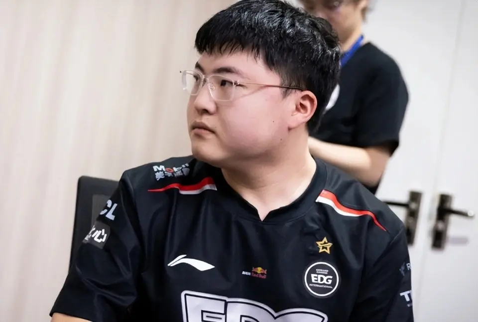 NGSPORTS-关于Uzi回归赛场，关键助攻首场状态亮眼，篮网观众沸腾！的信息